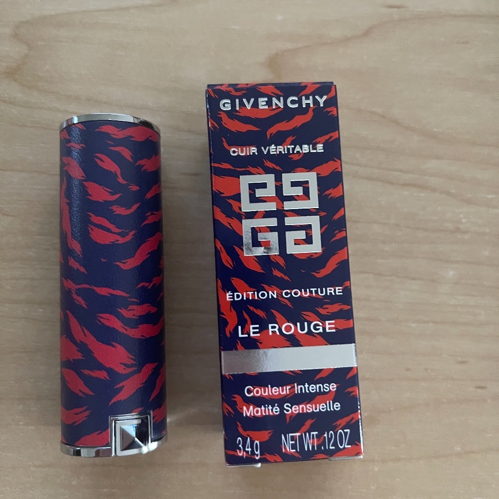 GIVENCHY COUTURE EDITION LE ROUGE Genuine Leather NEW IN BOX